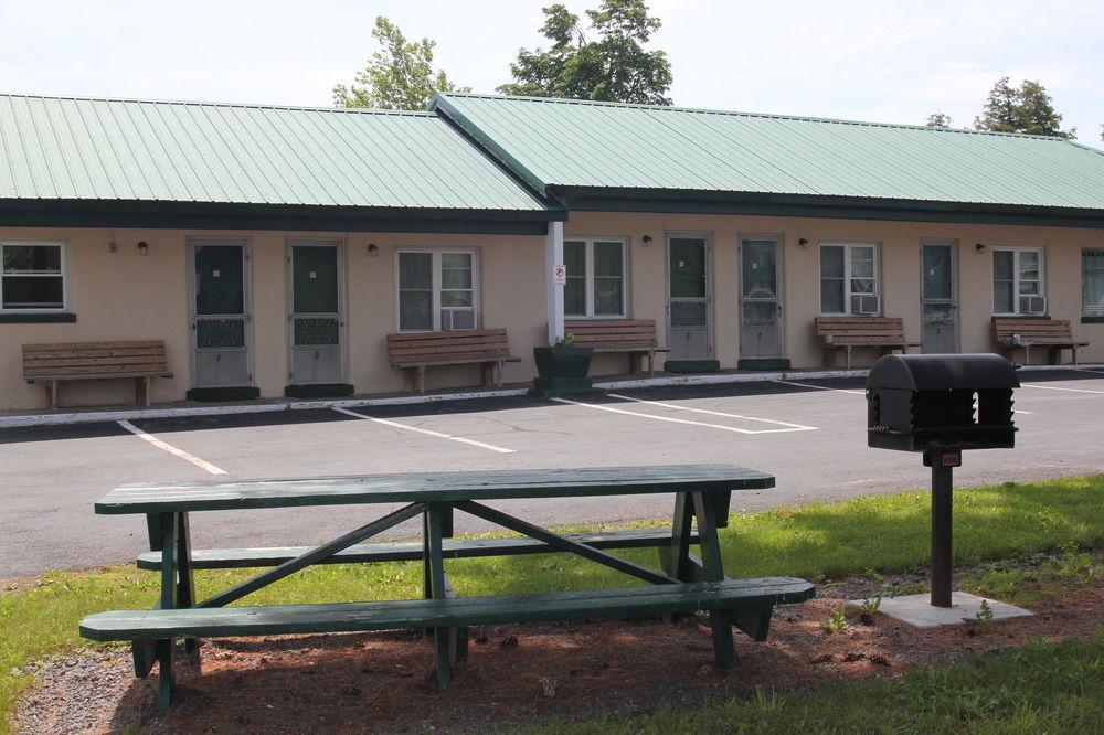 Evergreen Motel Oswego Exterior photo
