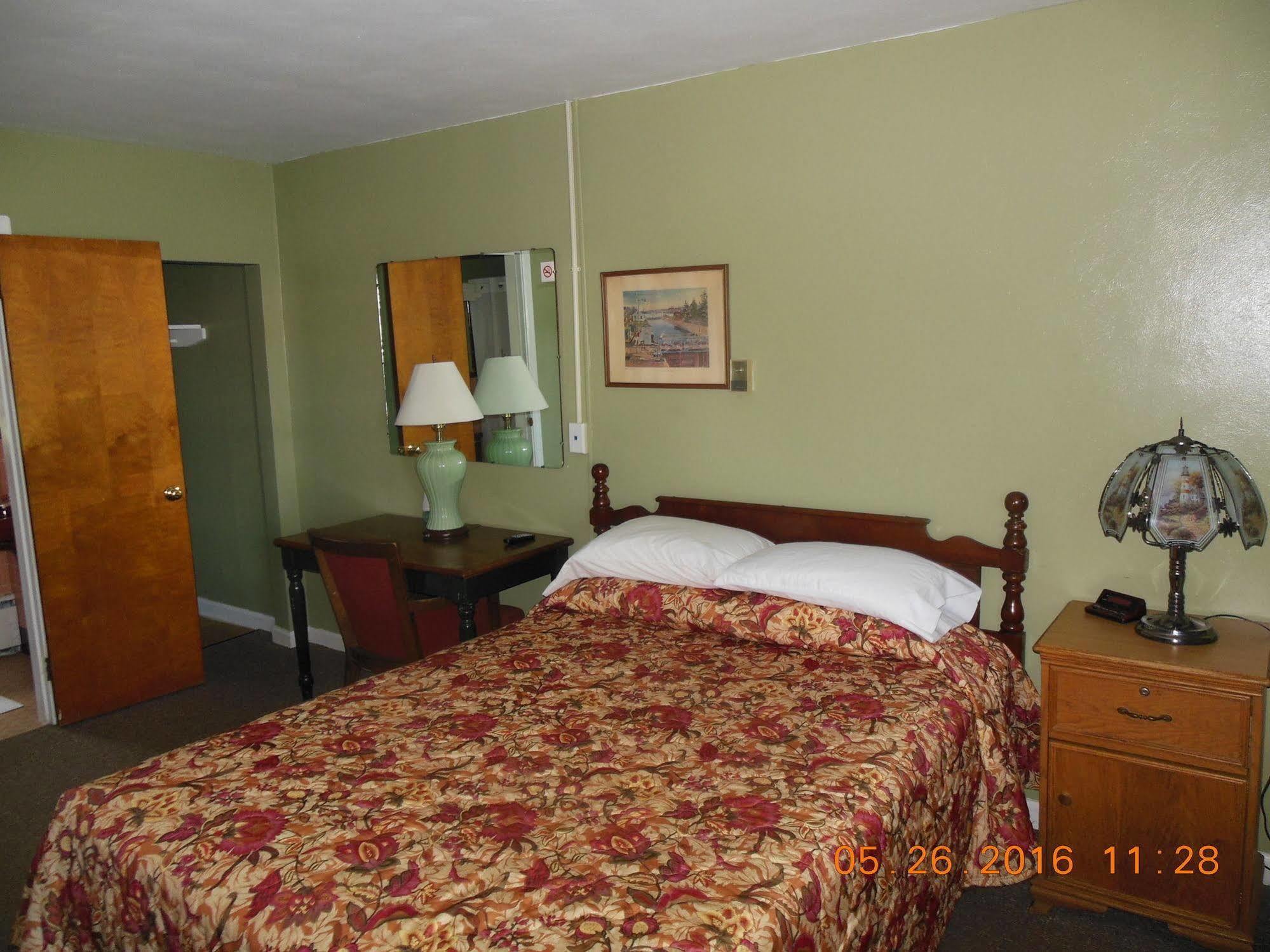 Evergreen Motel Oswego Exterior photo