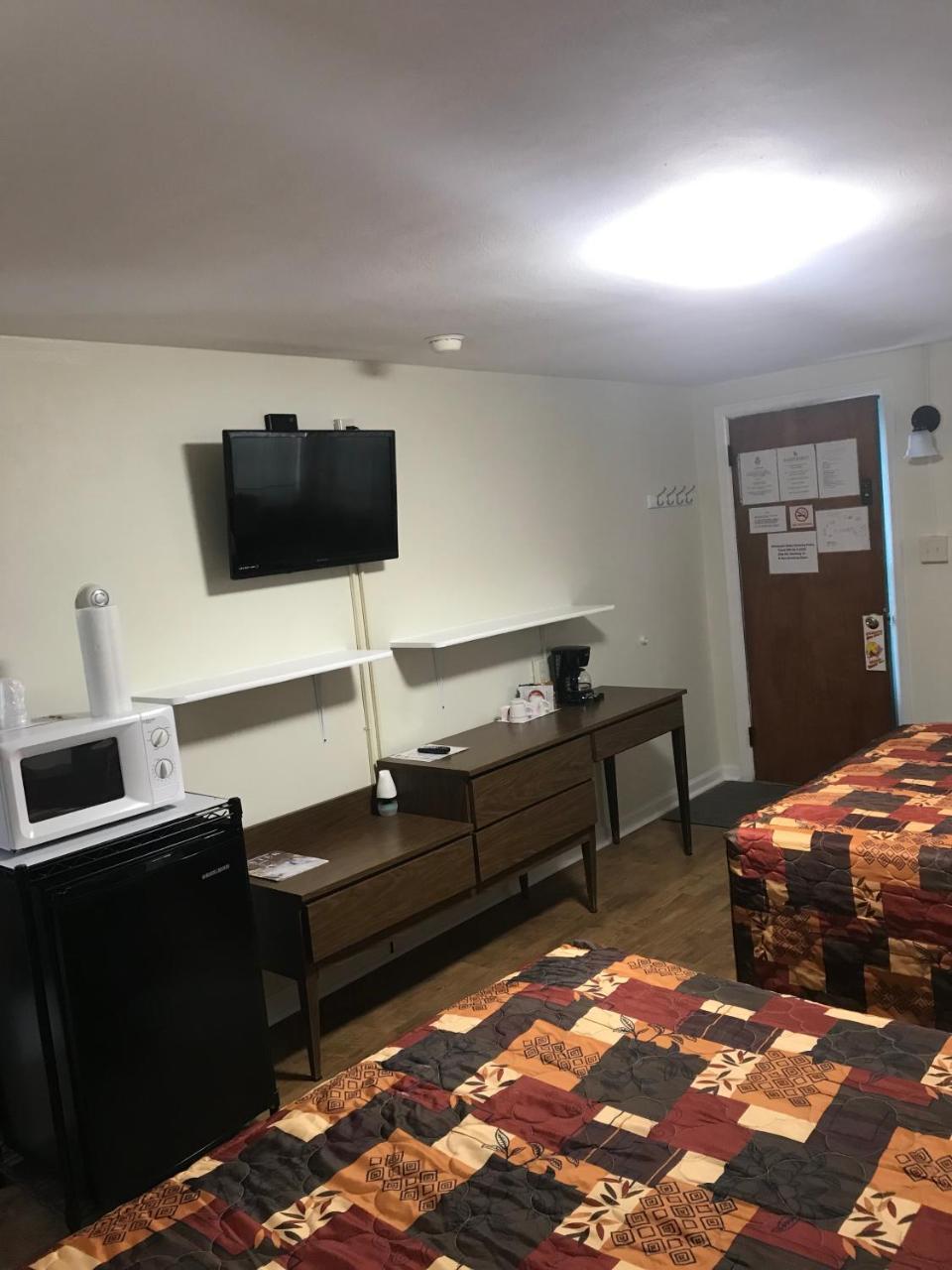 Evergreen Motel Oswego Exterior photo